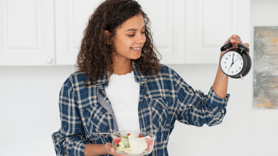Le jeûne intermittent : Une tendance diététique ou une stratégie durable de perte de poids ?