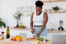 Intégrer l'hypnose dans un programme multidisciplinaire de gestion du poids : retours d'expérience de professionnels de santé