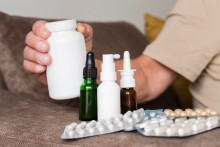 Nouvelles approches non invasives pour le traitement de l'obésité : de la pharmacothérapie à la thérapie génique