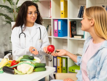 Découvrez les stratégies nutritionnelles innovantes pour prévenir l'obésité : technologies, microbiote, chronobiologie et personnalisation.